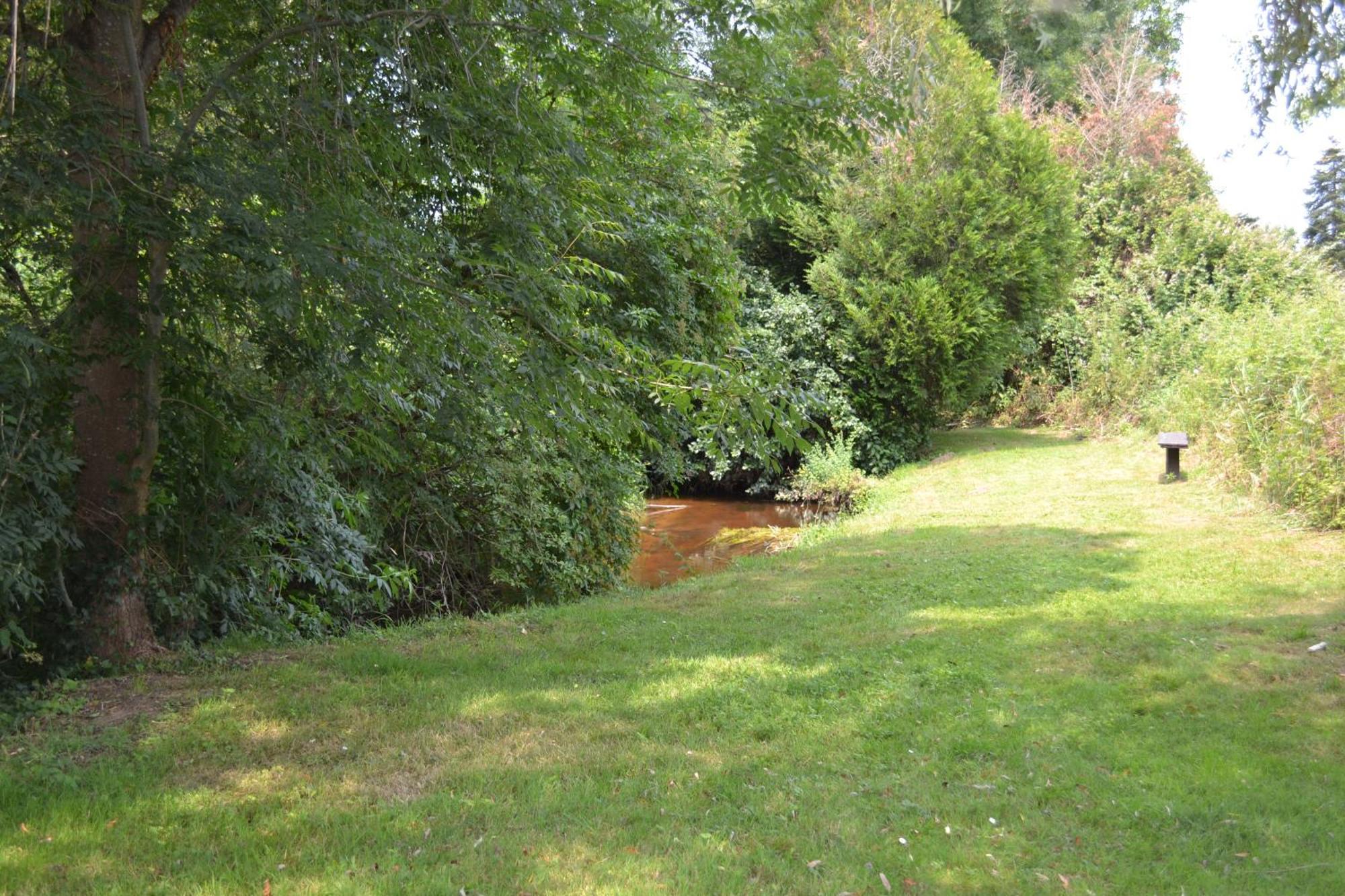 Les Bruyeres Gite Montbron Buitenkant foto
