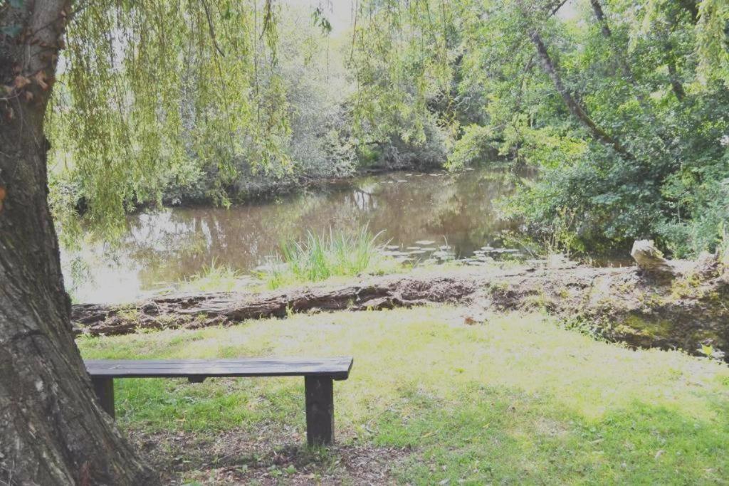 Les Bruyeres Gite Montbron Buitenkant foto